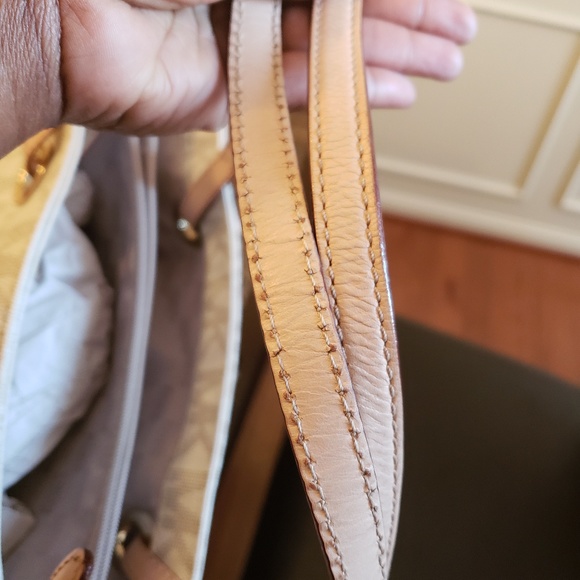 Handbag - Picture 6 of 7